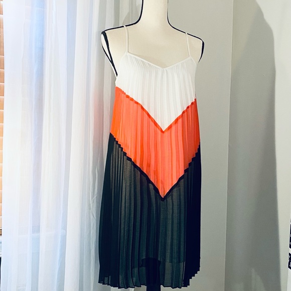 Bar III Barcelona Shift Dress - Picture 5 of 5